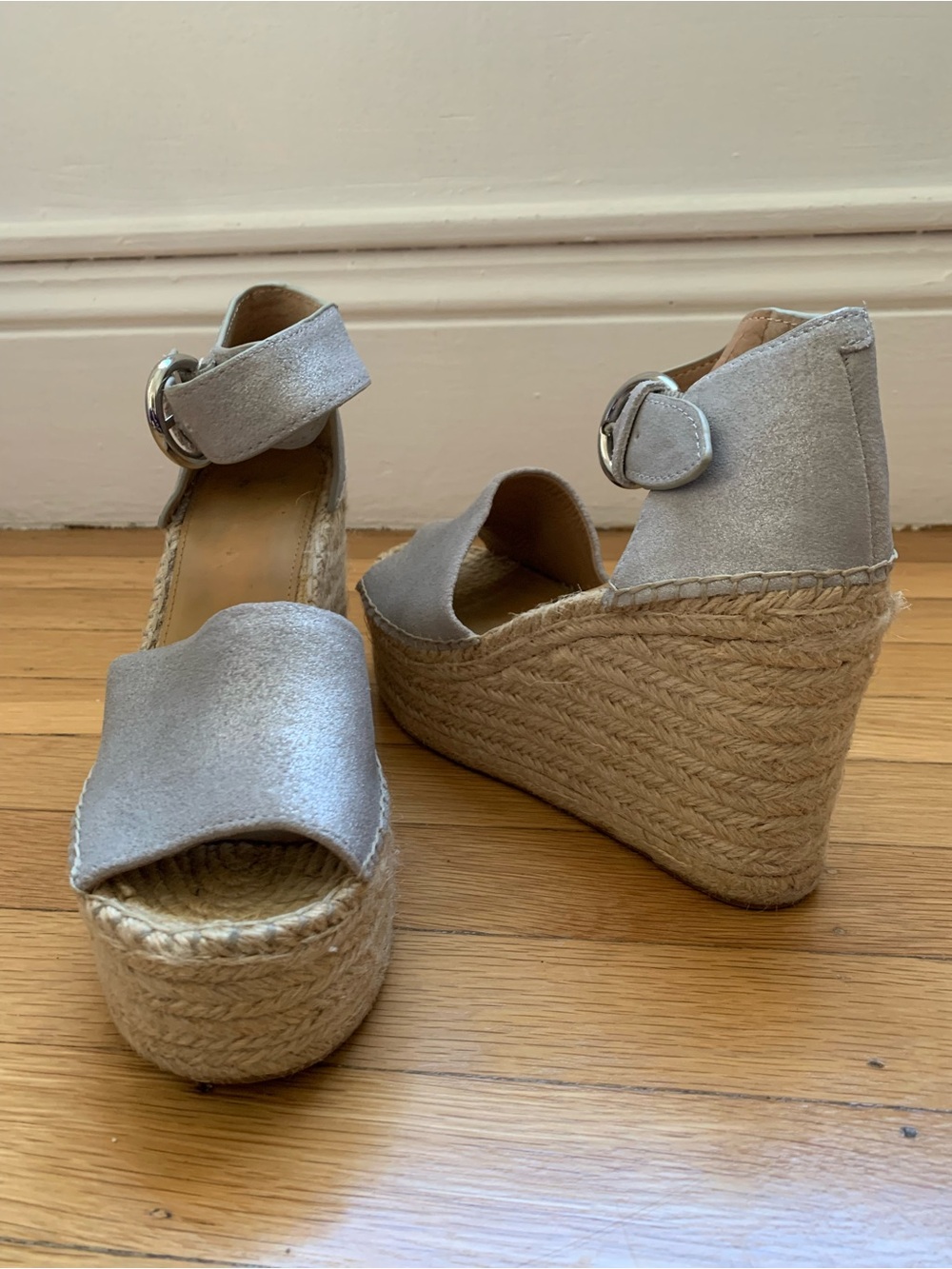 VGUC MARC FISHER MLALIDA Silver Shiny Matt Leather Hi-Wedge Espadrille SZ 8.5M - Picture 9 of 16